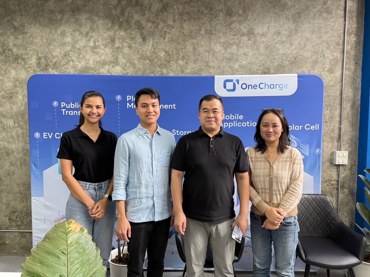 ทีมงาน OneCharge ในงานพบปะพาร์ทเนอร์ AMECEE