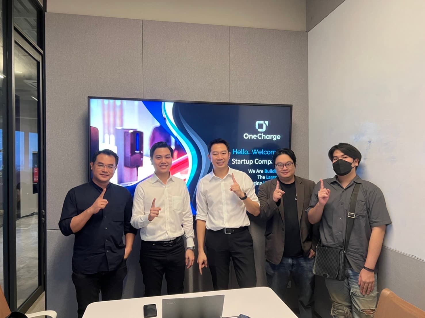 เสือ (Sur) ผู้ร่วมก่อตั้ง OneCharge กับคุณยีนส์ ในช่วงเริ่มต้นบริษัท